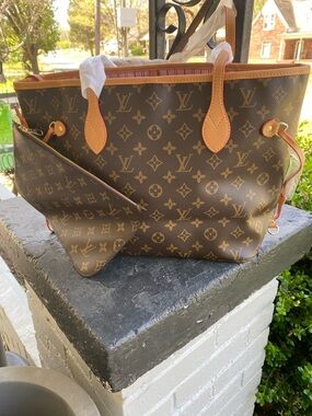 NOT AUTHENTIC Louis Vuitton Monogram Neverfull Tote in Brown and Tan